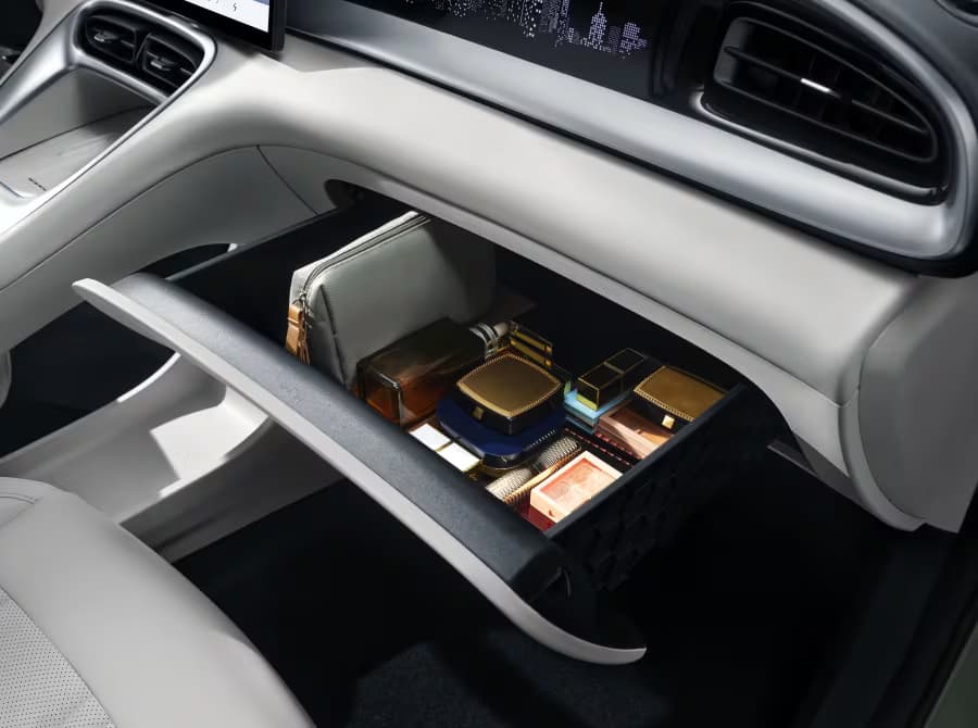 10L PASSENGER-SIDE DRAWER