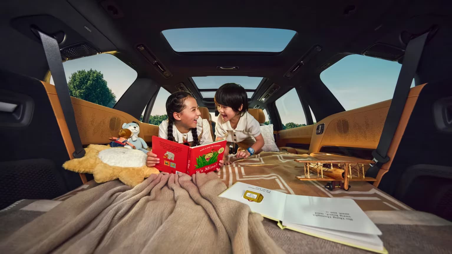 Travel king bed